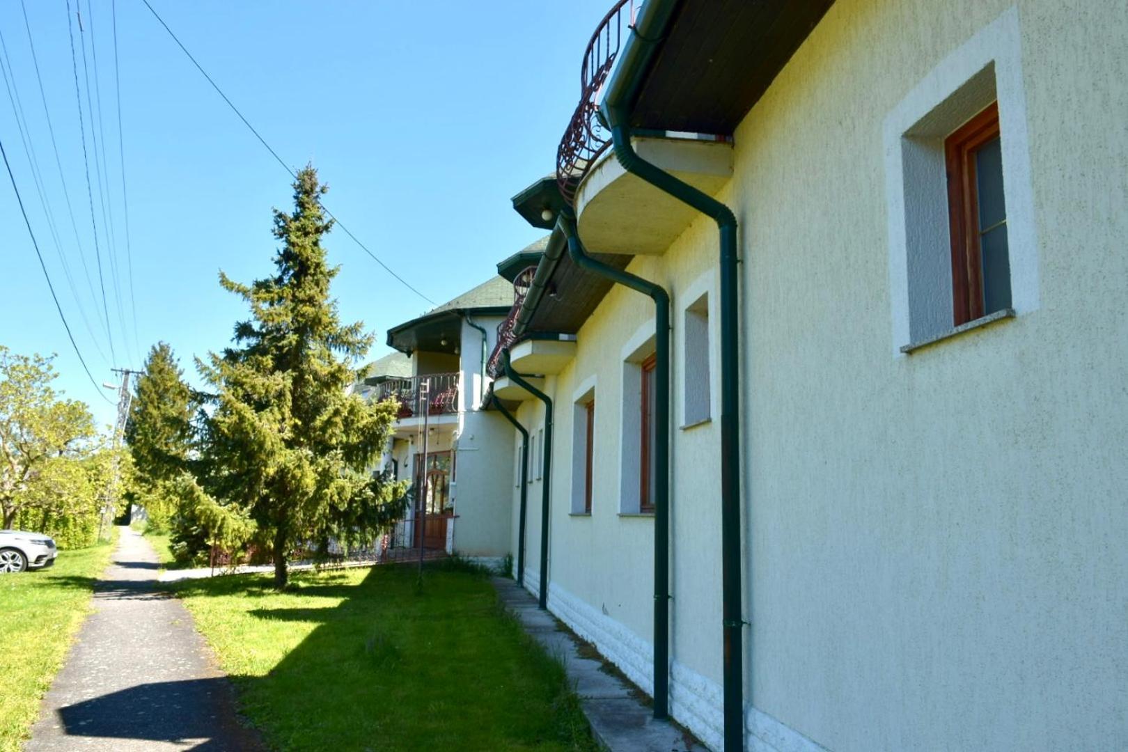 Eden Panzio Aparthotel Bük Exterior foto