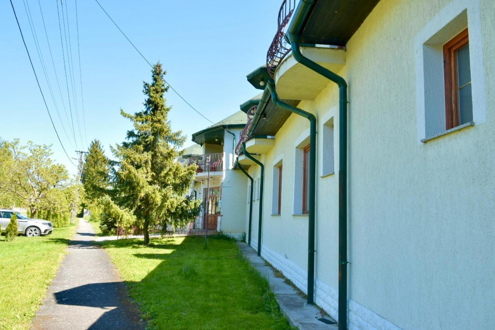 Eden Panzio Aparthotel Bük Exterior foto